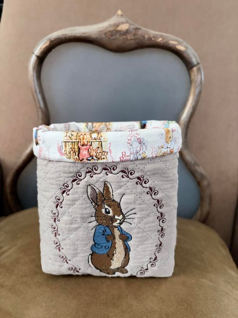 Duizenddingen-mandje Peter Rabbit geborduurd, Meerkleurig, Overige stijlen, Nieuw, Ophalen of Verzenden