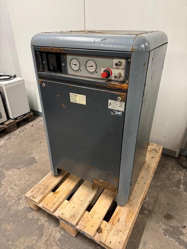Contimac compressor geluid gedempt chinook, Doe-het-zelf en Verbouw, Compressors, 100 liter of meer, Ophalen