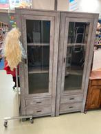 2 Vitrinekasten met houten planken, Huis en Inrichting, Kasten | Vitrinekasten, Met deur(en), Ikea, Zo goed als nieuw, W