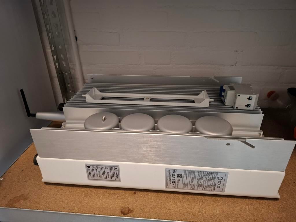 Omvormer Solis voor zonnepanelen, Doe-het-zelf en Verbouw, Elektra en Kabels, Ophalen of Verzenden