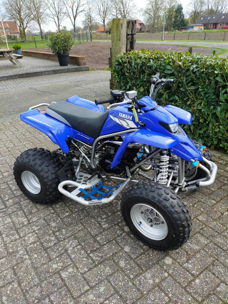 Yamaha blaster 200cc zeer nette staat.