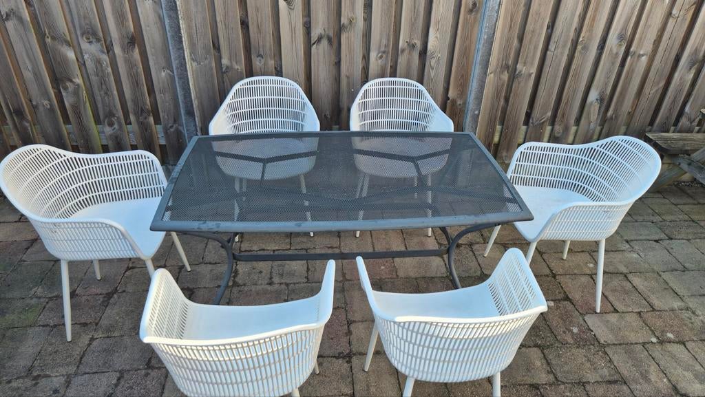 6 witte kuipstoelen met tafel, Ophalen, Gebruikt, Kunststof