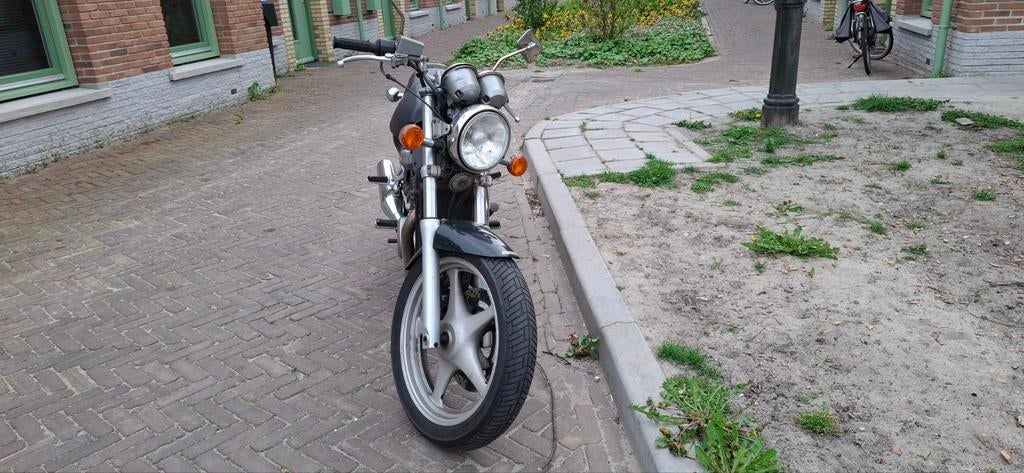 Suzuki VX800, Motoren, Cardan-aandrijving, 2 cilinders, Motorrijbewijs A, Gebruikt