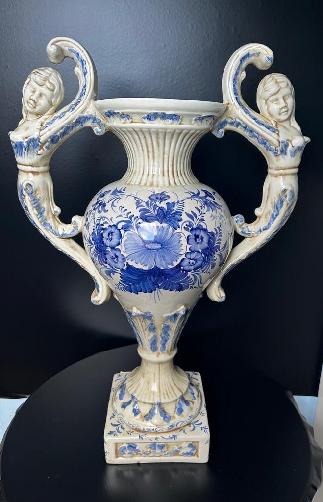XL vaas met blauw-wit decoratie en figuren, Ophalen