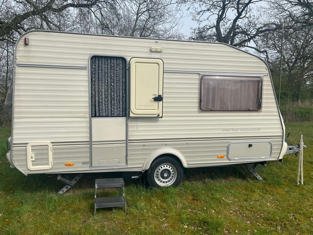 Avento 420 TLH Exclusief, Caravans en Kamperen, Caravans, Kachel, Avento, Treinzit, 750 - 1000 kg