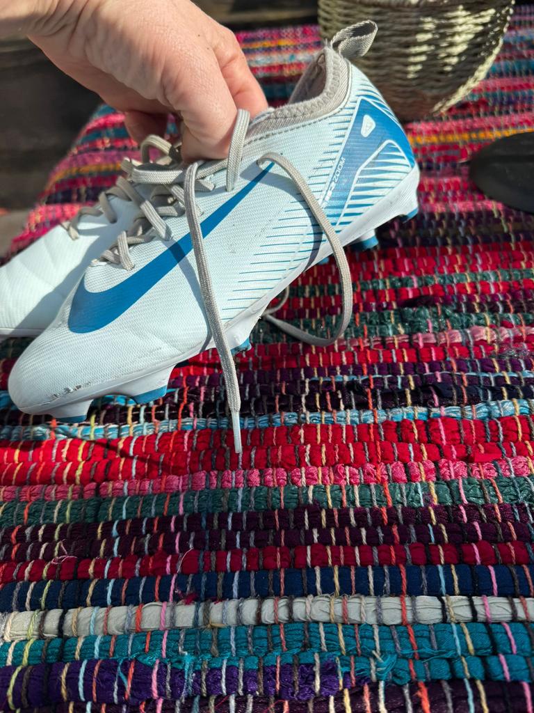 Nike Mercurial Voetbalschoenen - Maat 33,5, Maat XS of kleiner, Ophalen of Verzenden, Zo goed als nieuw, Schoenen