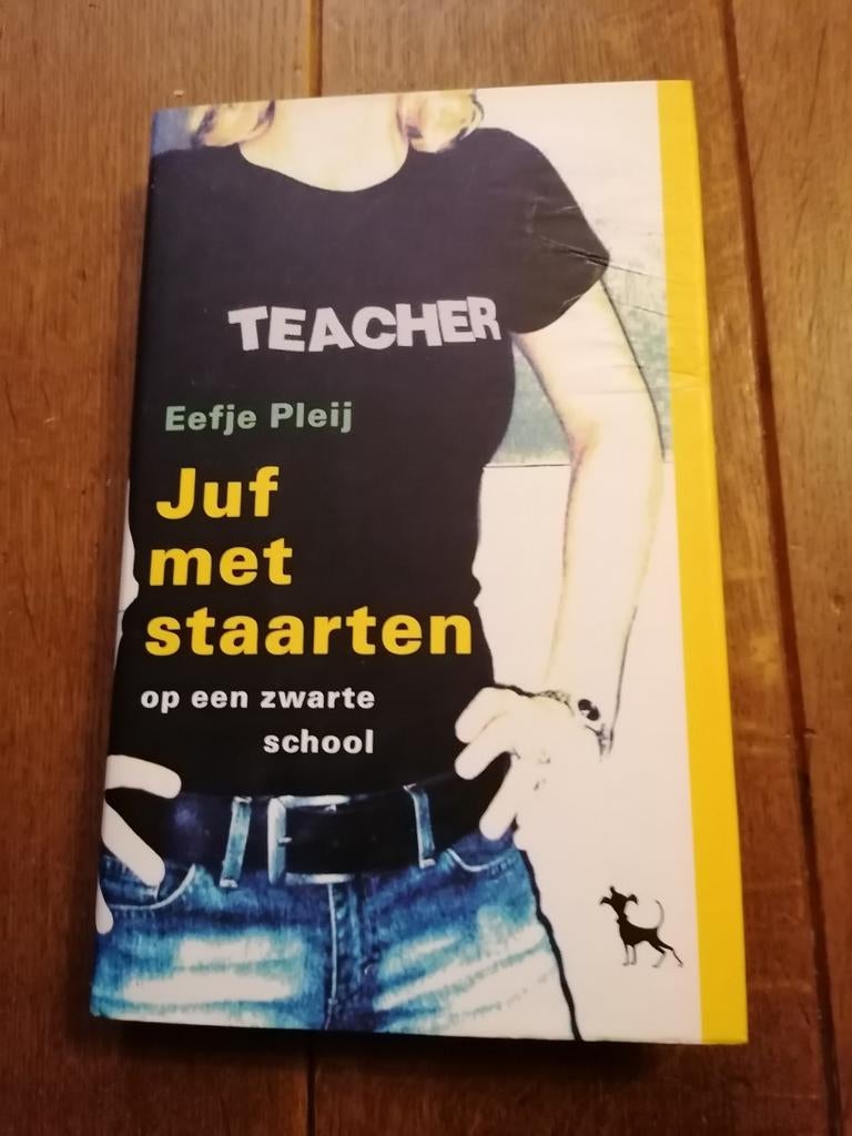 Juf met staarten - Eefje Pleij (Boek), Ophalen of Verzenden, Gelezen