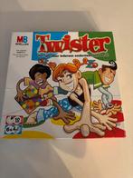 Twister spel van MB Spellen Het spel waar iedereen onderste!, Vijf spelers of meer, Ophalen of Verzenden, Zo goed als nieuw