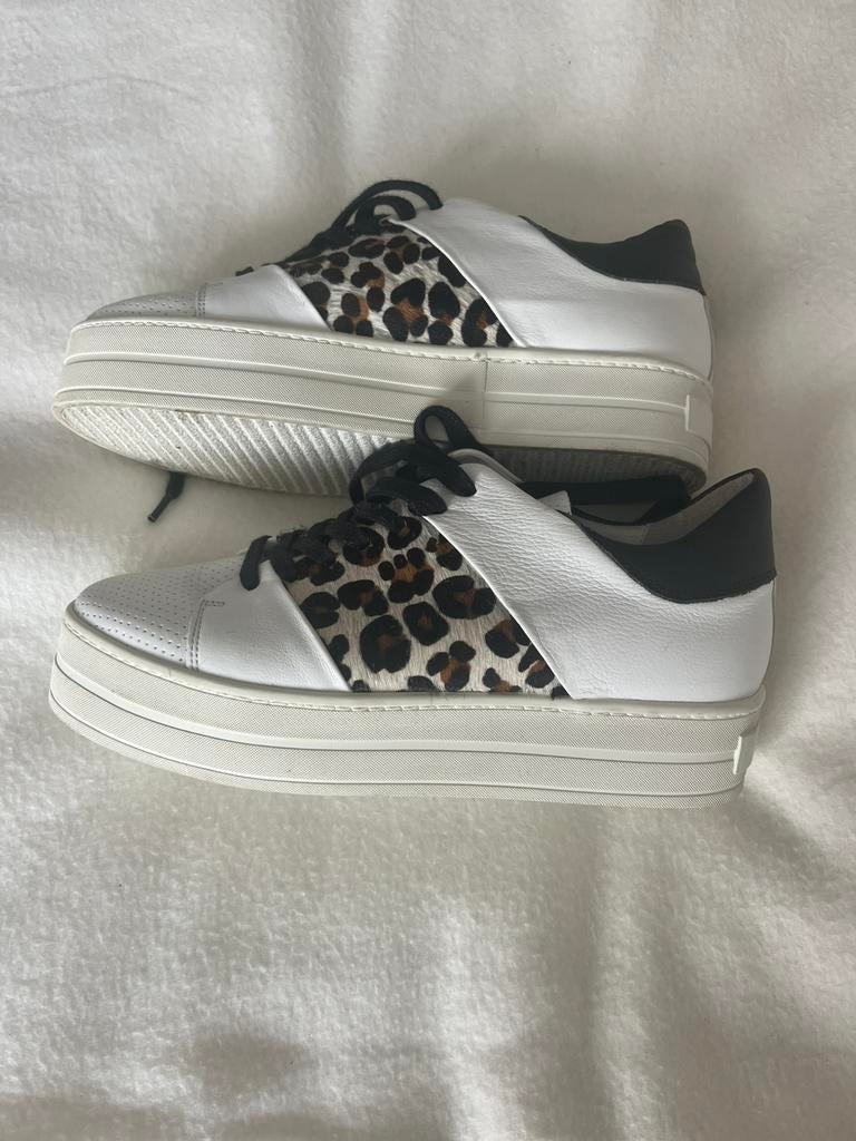 ViaVia Sneakers met Luipaardprint maat 39, Wit, Ophalen of Verzenden, Sneakers of Gympen, Zo goed als nieuw