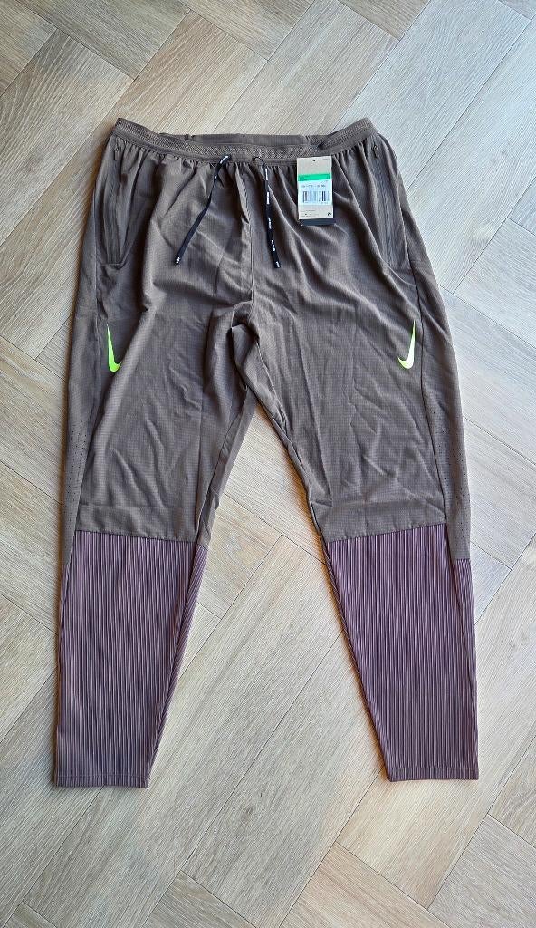Nike Dri-fit pants men - kleur ironstone/ghostgreen - mt. XL, Bruin, Verzenden, ., Nike