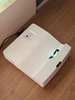 Optoma W330UST – Ultra Short Throw beamer 3600 lumen/nwstt, Audio, Tv en Foto, Beamers, Ophalen of Verzenden, Zo goed als nieuw