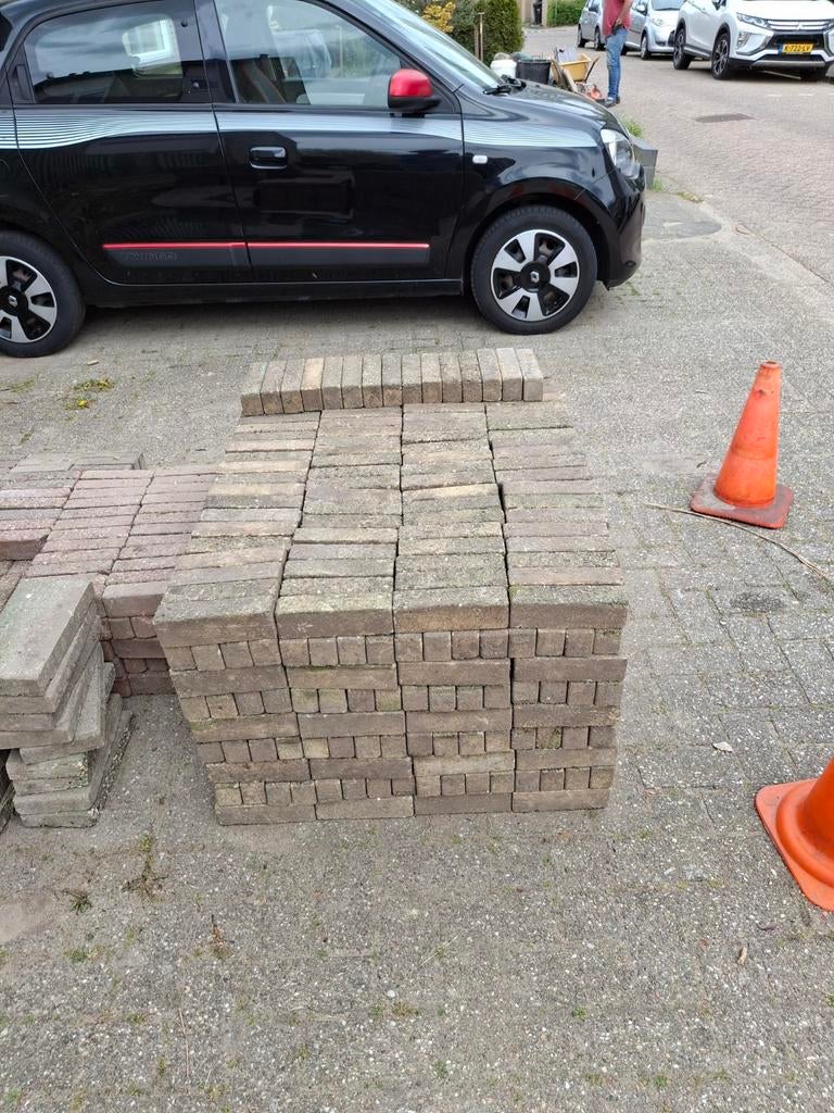 +/- 120 klinkers/waaltjes, Tuin en Terras, Tegels en Klinkers, Ophalen, Gebruikt, Beton, Klinkers