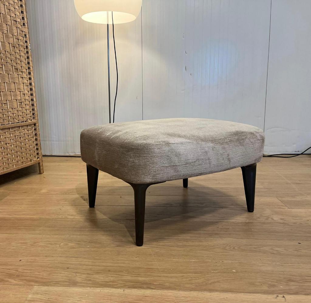 NIEUWSTAAT Minotti Aston Hocker + GARANTIE NP €1750, Design Voetenbanken en Poefen Minotti, https://www.minotti.com/en, Minotti