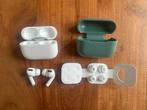 Apple AirPods Pro (1e gen) + Hoesje + Ongebruikte dopjes, Ophalen of Verzenden, Gebruikt, In oorschelp (earbud), Bluetooth