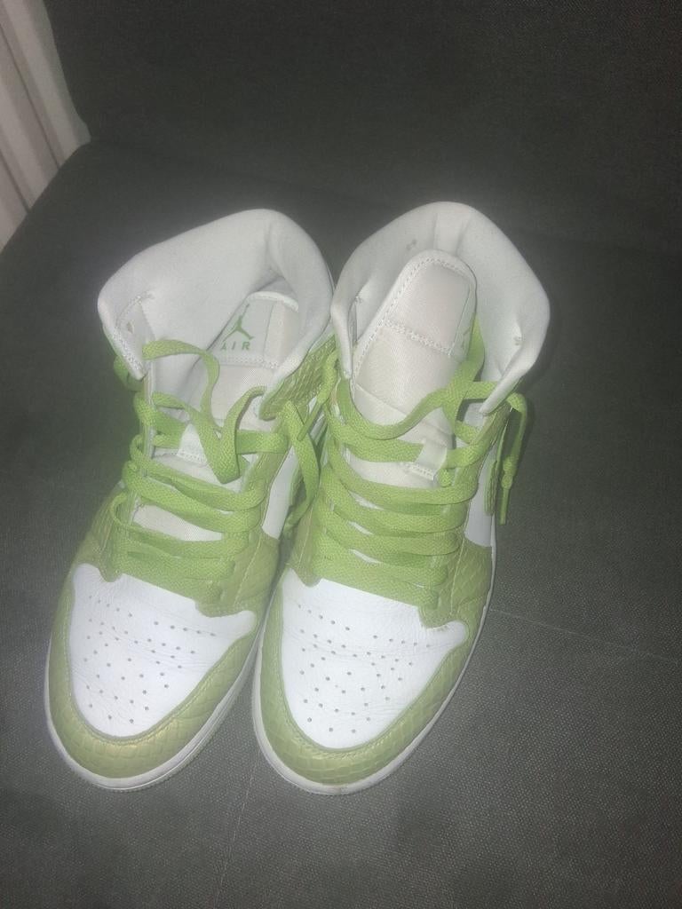 Nike Air Jordan 1 Mid - Groen/Wit, Nike, Ophalen of Verzenden, Groen, Sneakers of Gympen