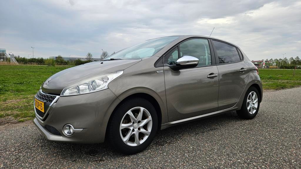 Betrouwbare Peugeot 208 met nieuwe accu & volle tank, Auto's, Peugeot, Particulier, Airbags, Airconditioning, Bluetooth, Boordcomputer