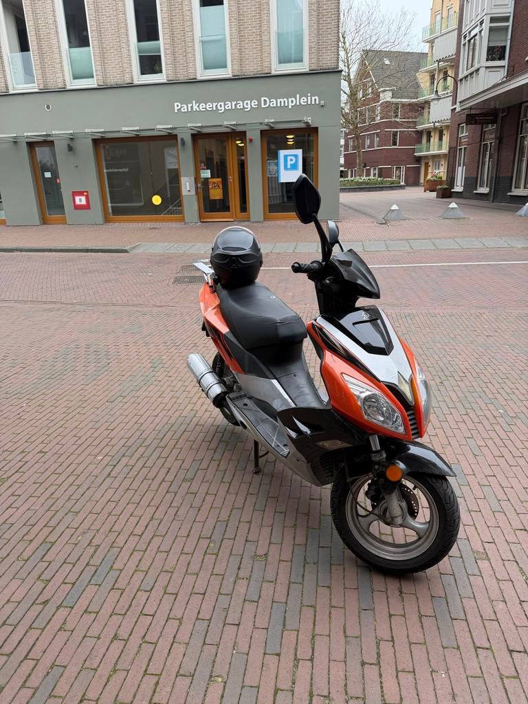 Benda Scooter - Oranje/Zwart, Ophalen, Gebruikt, Benzine