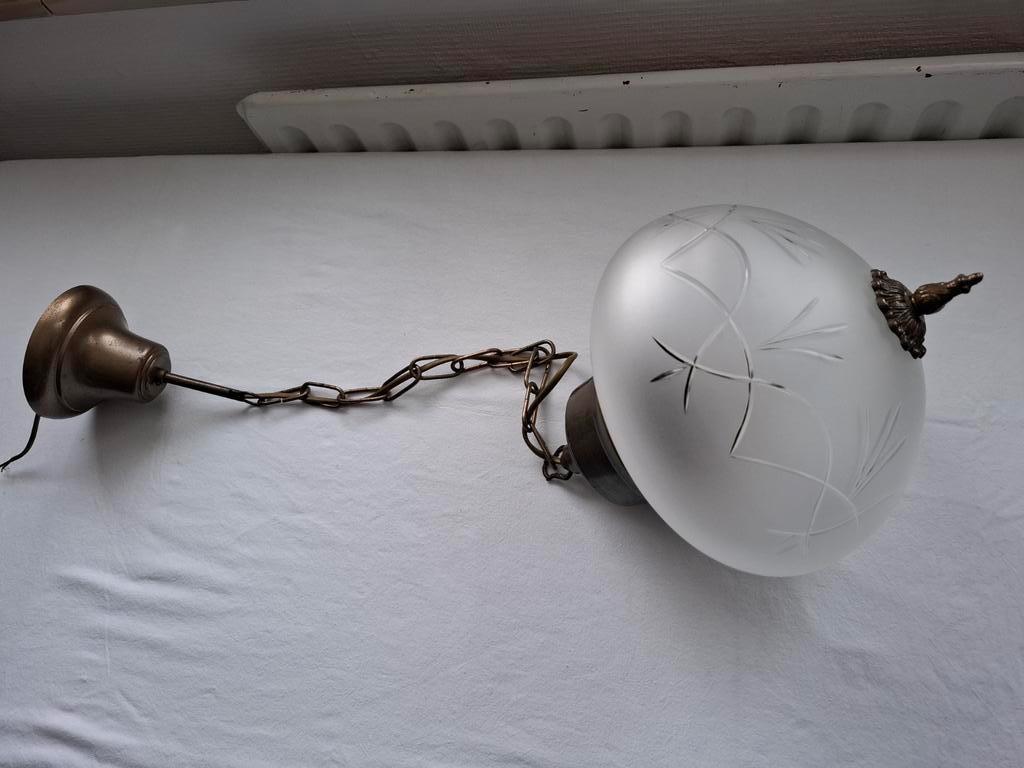 Oude hanglamp met bewerkt glas, Ophalen of Verzenden, Gebruikt, Glas, Minder dan 50 cm