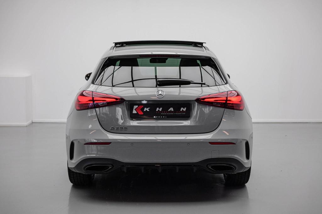 Mercedes-Benz A-klasse 200 AMG Line |Pano|AlpineGrau|Ambient, Gebruikt, 4 cilinders, 163 pk, Zilver of Grijs