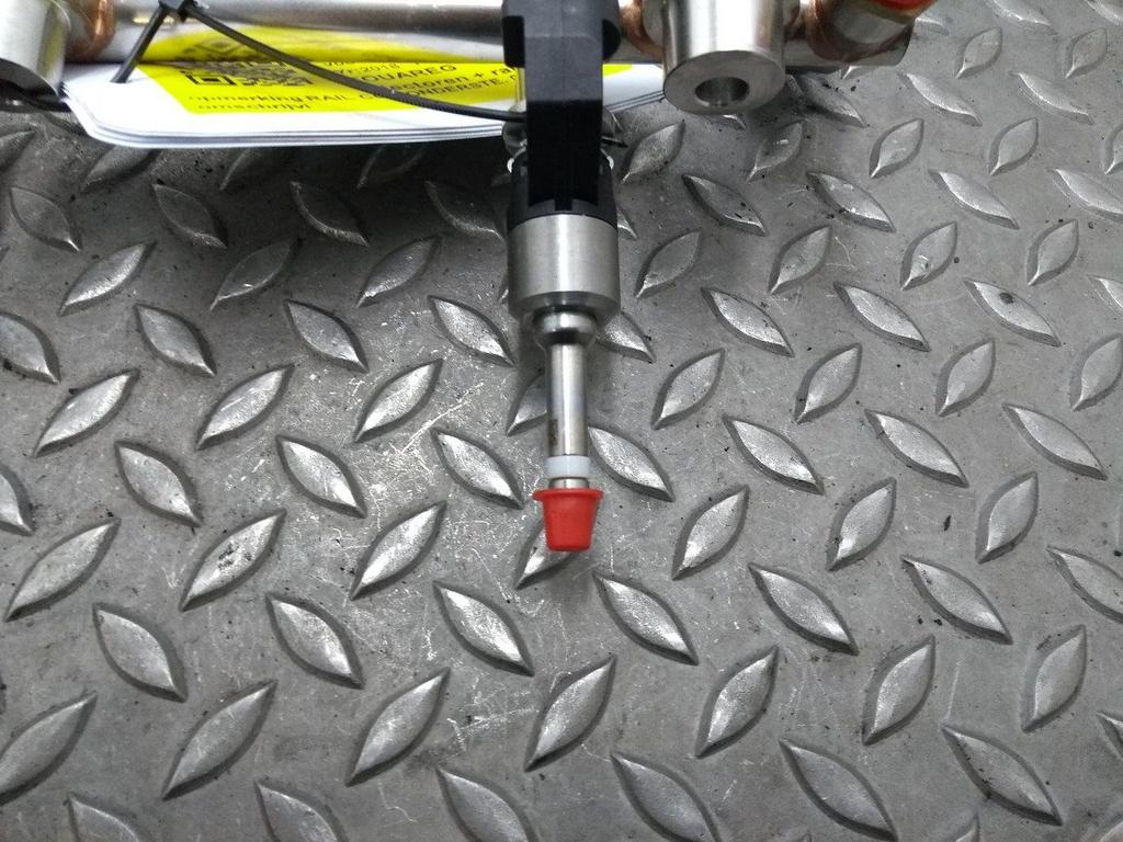 VOLKSWAGEN TOUAREG BRANDSTOF INJECTOR / VERSTUIVER 2018, Ophalen of Verzenden, Gebruikt, Stiba lid