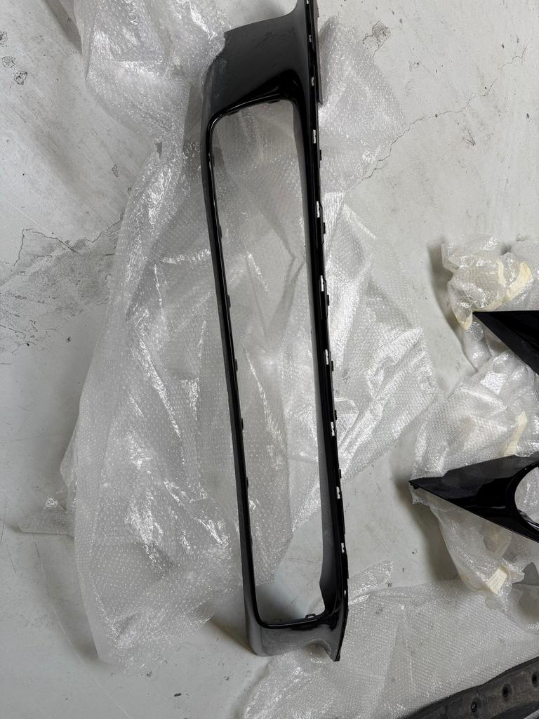 Porsche 911 992 GT3 voorbumper midden trim / grille, Gebruikt, Voor, Porsche, Ophalen of Verzenden