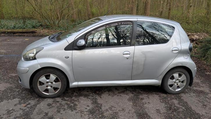 Toyota Aygo 1.0 12V Vvt-i 5DRS MMT 2009 Grijs, automaat, Auto's, Toyota, Particulier, Aygo, Airbags, Airconditioning, Android Auto