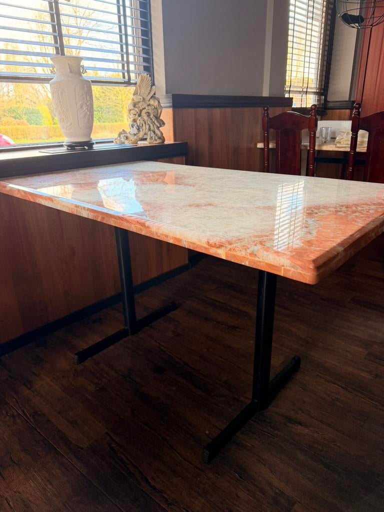 Stevige tafel met marmeren natuursteen blad, Gebruikt, 100 tot 150 cm, Metaal, Vier personen