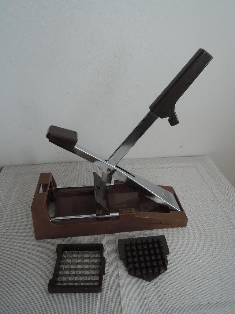 Bruine Brabantia patatsnijder / frietsnijder, Huis en Inrichting, Keuken | Keukenbenodigdheden, Overige typen, Kunststof, Ophalen of Verzenden