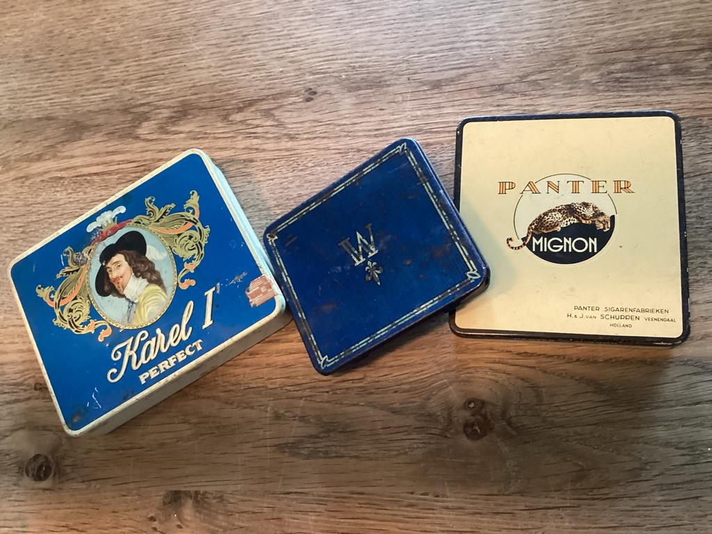 Oude rook blikjes, Verzamelen, Blikken, Ophalen of Verzenden, Gebruikt, Overige