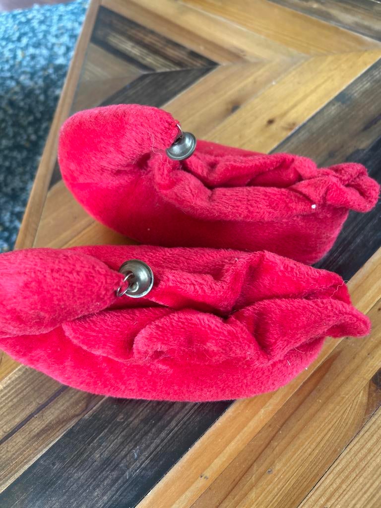 Efteling slofjes rood met belletjes maat 24/29, Verzamelen, Ophalen of Verzenden, Gebruikt, Kleding