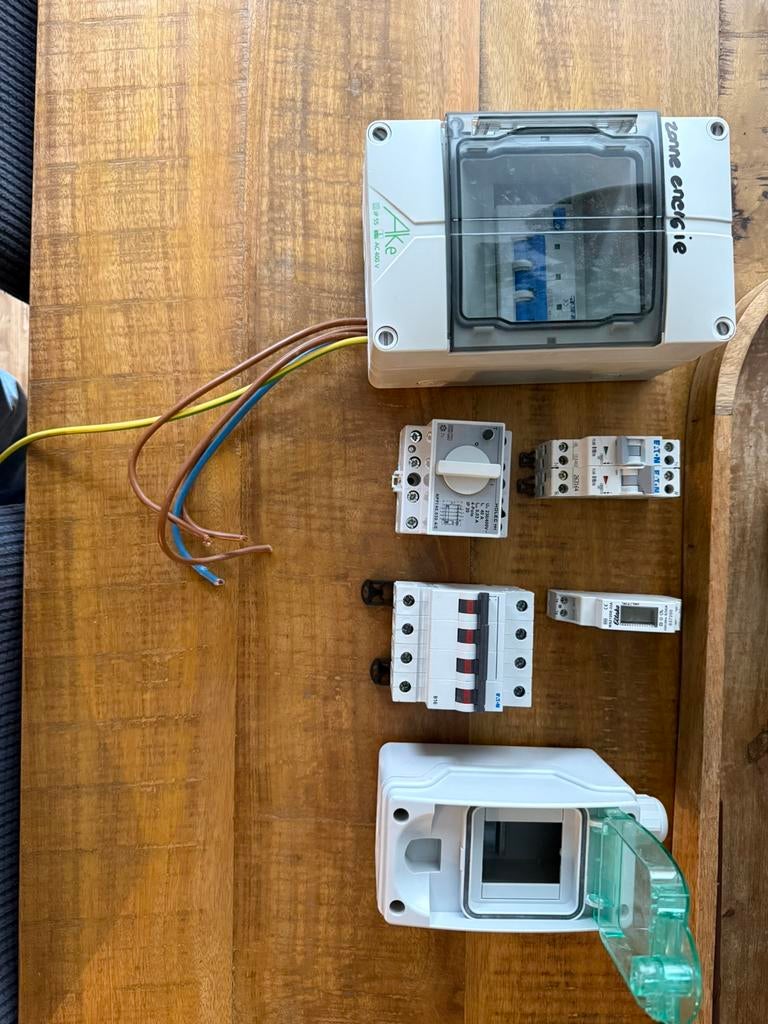 Diverse groepen,aardlek schakelaars, Doe-het-zelf en Verbouw, Elektra en Kabels, Ophalen of Verzenden, Gebruikt, Overige typen