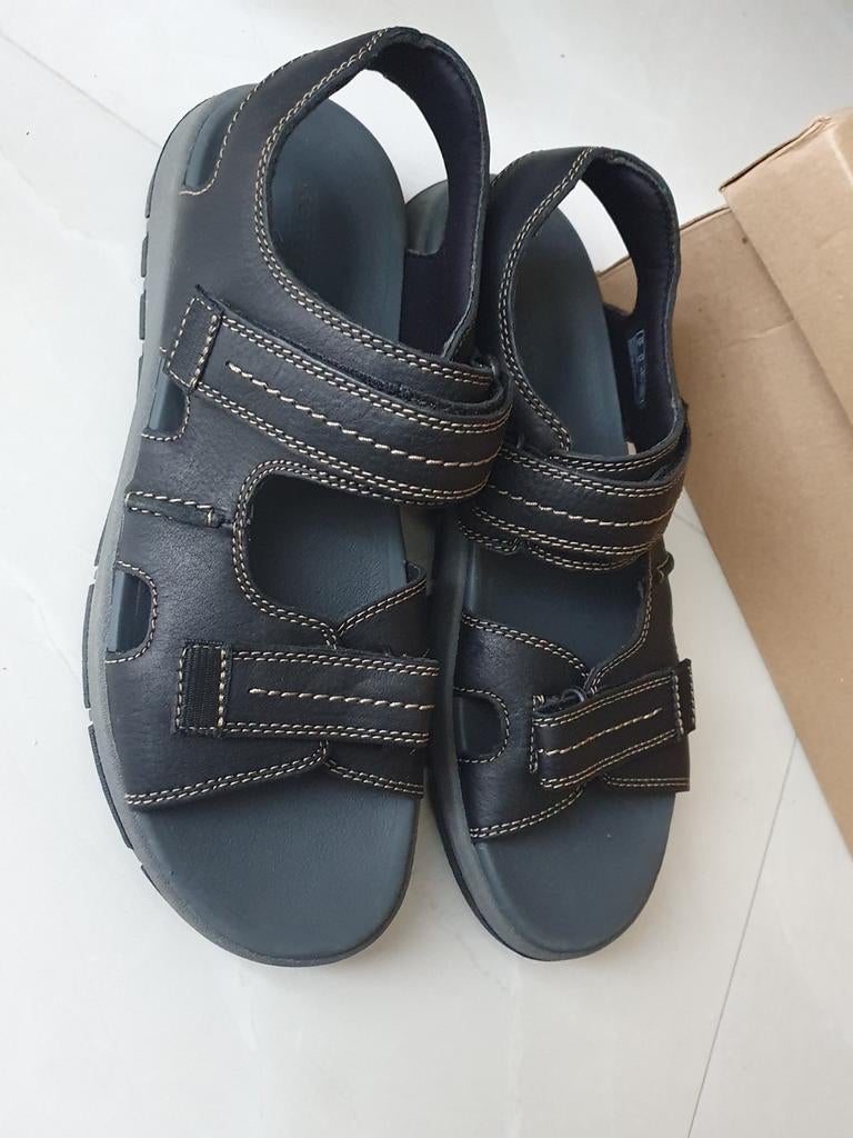 Zwarte leren sandalen met klittenbandsluiting maat 44, Sandalen, Zwart, Nieuw, Clarks