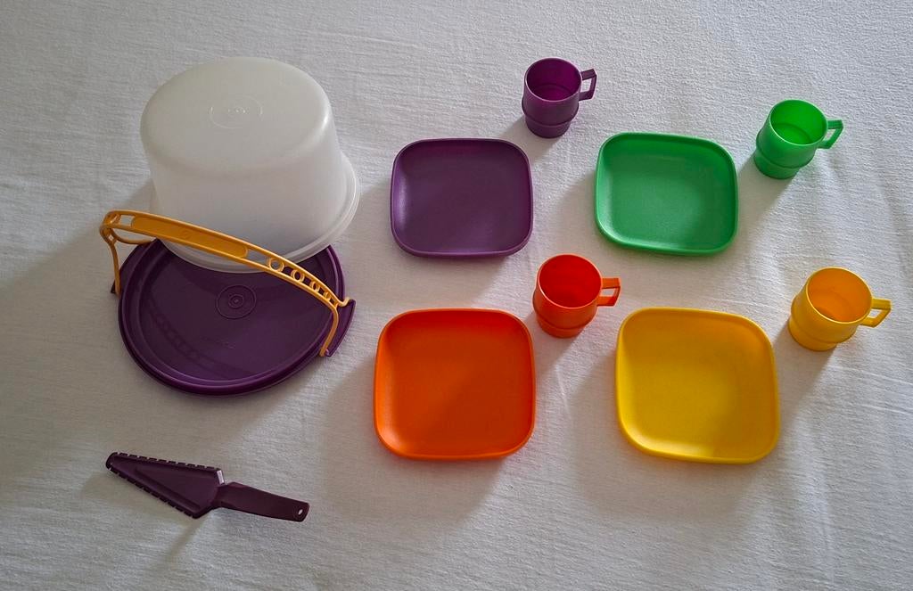 Tuppertoys taartdoos met serveerbestek (kinderservies), Ophalen of Verzenden, Zo goed als nieuw