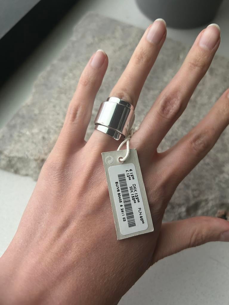COS ring with label, Sieraden, Tassen en Uiterlijk, IJzer of Staal, Nieuw, Ophalen of Verzenden, Kleiner dan 17