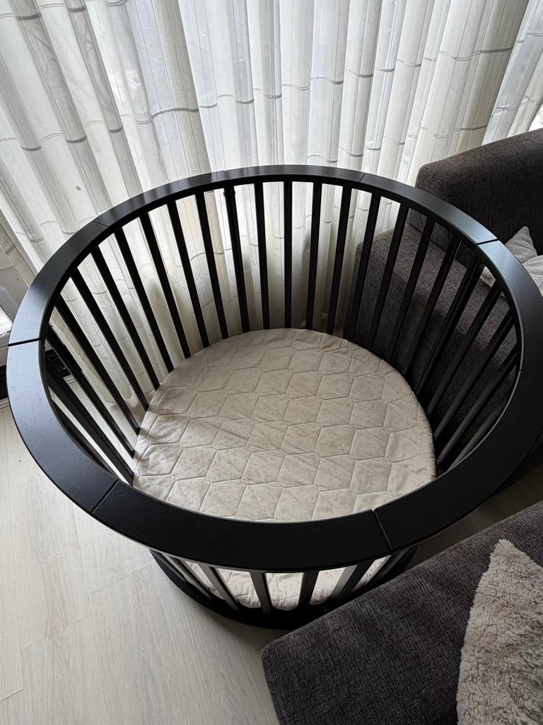 Zwarte ronde box met Bopita boxkleed, Kinderen en Baby's, Boxen, Ophalen, Gebruikt, Rond, Boxkleed