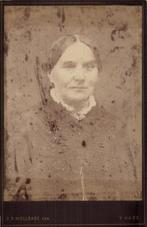 Kabinet foto - C.P. Wollrabe  Sen.-Boekhorststr. -Den Haag, Gebruikt, Verzenden, Foto, Klederdracht