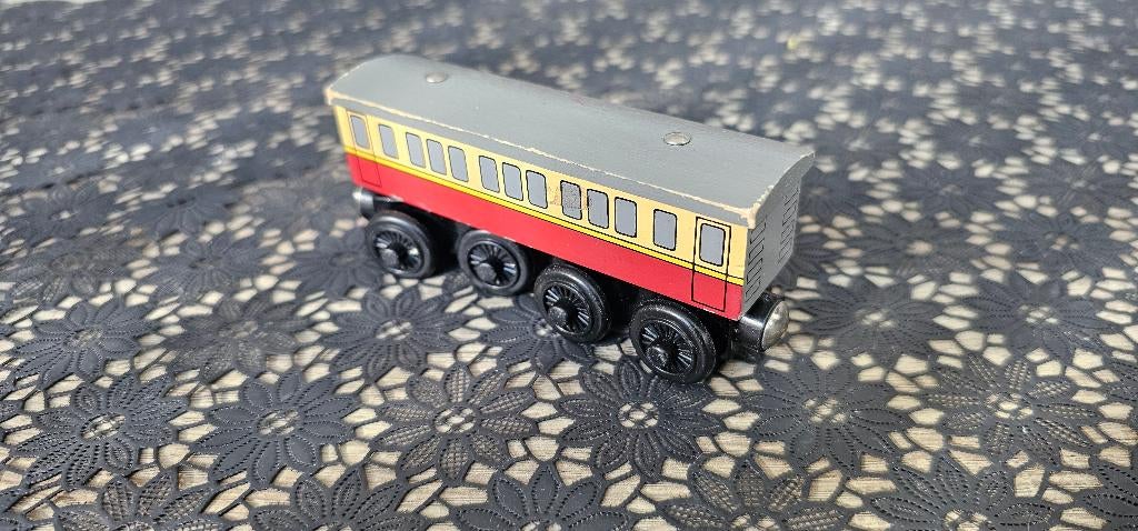 Thomas de trein Hout Express wagon, Kinderen en Baby's, Speelgoed | Thomas de Trein, Ophalen of Verzenden, Zo goed als nieuw