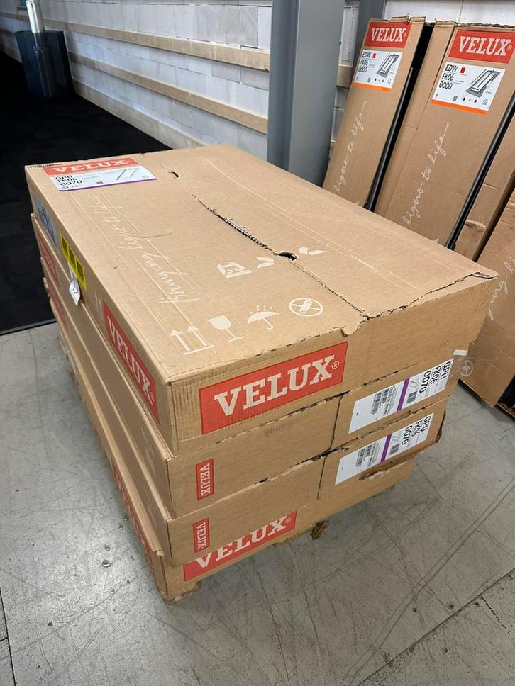 Velux dakramen l raam incl rolluik l nieuw in verpakking, Doe-het-zelf en Verbouw, Glas en Ramen, Zo goed als nieuw, Dakraam, 80 tot 120 cm