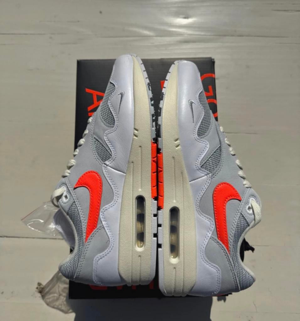Nike Air Max 1 patta waves white hyper crimson, Kleding | Heren, Schoenen, Nieuw, Sneakers of Gympen, Overige kleuren, Ophalen of Verzenden