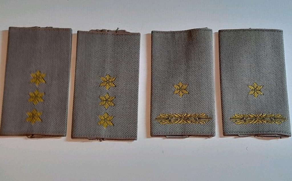 Desert rangonderscheidingstekens kap en majoor, Verzamelen, Militaria | Algemeen, Ophalen of Verzenden, Landmacht, Nederland, Embleem of Badge