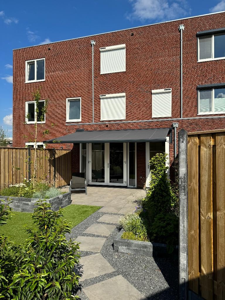 Gezocht: iemand om onze tuin zomerklaar te maken, Ophalen, Zo goed als nieuw, 20 m² of meer