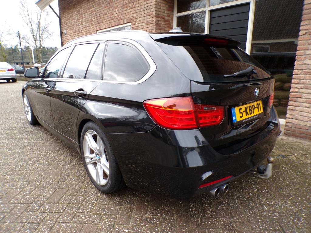 BMW 3-serie Touring 320i High Executive Automaat / leder / N, Automaat, Achterwielaandrijving, Gebruikt, 4 cilinders
