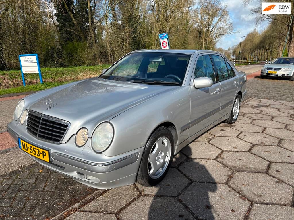 Mercedes-Benz E-klasse 320 Avantgarde, Gebruikt, Navigatiesysteem, Bedrijf, Blauw