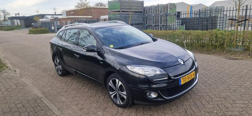 Renault Mégane 1.5 DCI BOSE Estate 2012 Zwart 1 ELEMENT LACK, Auto's, Voorwielaandrijving, Euro 5, Zwart, 4 cilinders