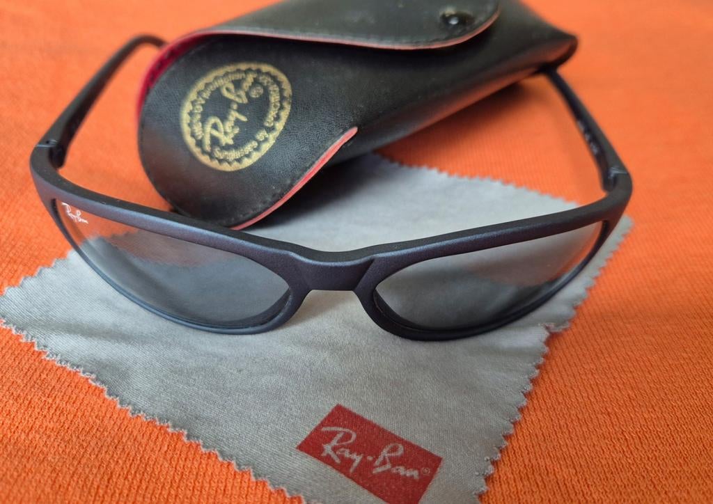 Originele Ray-Ban RB2030 zonnebril met licht glazen, Sieraden, Tassen en Uiterlijk, Zonnebrillen en Brillen | Dames, Ophalen of Verzenden
