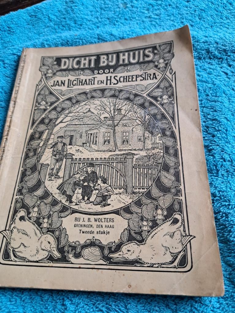 DICHT BIJ HUIS, Ophalen of Verzenden, Zo goed als nieuw