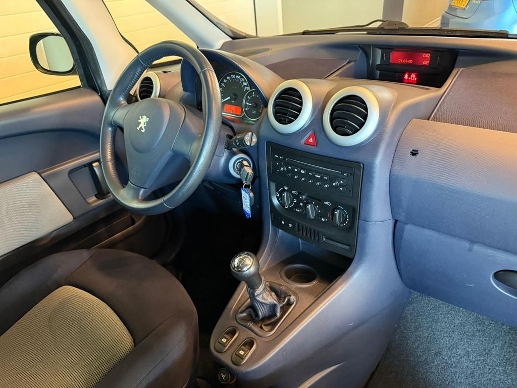 Peugeot 1007 1.4 URBAN-uitv/AIRCONDITIONING/ISOFIX/ELEKTRISC, Voorwielaandrijving, Stof, Zwart, 4 cilinders