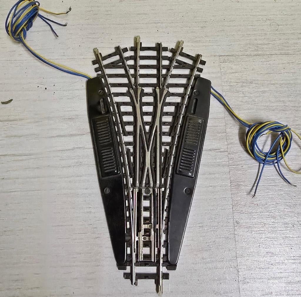 Märklin K-rail driewegwissel 2170, Hobby en Vrije tijd, Wisselstroom, Gebruikt, Rails, Ophalen of Verzenden