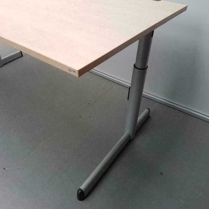 Grote partij 100x Steelcase bureau's 160x80 cm ihv 64-84 cm, Ophalen, In hoogte verstelbaar, Gebruikt