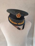 Pet groen maat 59 met kinband pin met Hollandse Leeuw, Verzamelen, Militaria | Algemeen, Ophalen of Verzenden, Landmacht, Nederland